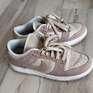 Women's Nike dunk Sneakers in sand drift